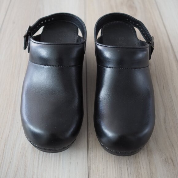 Dansko Baylor Black Calf Mule Leather Clogs Adjustable Strap Preppy Size 8.5-9 - Picture 9 of 13